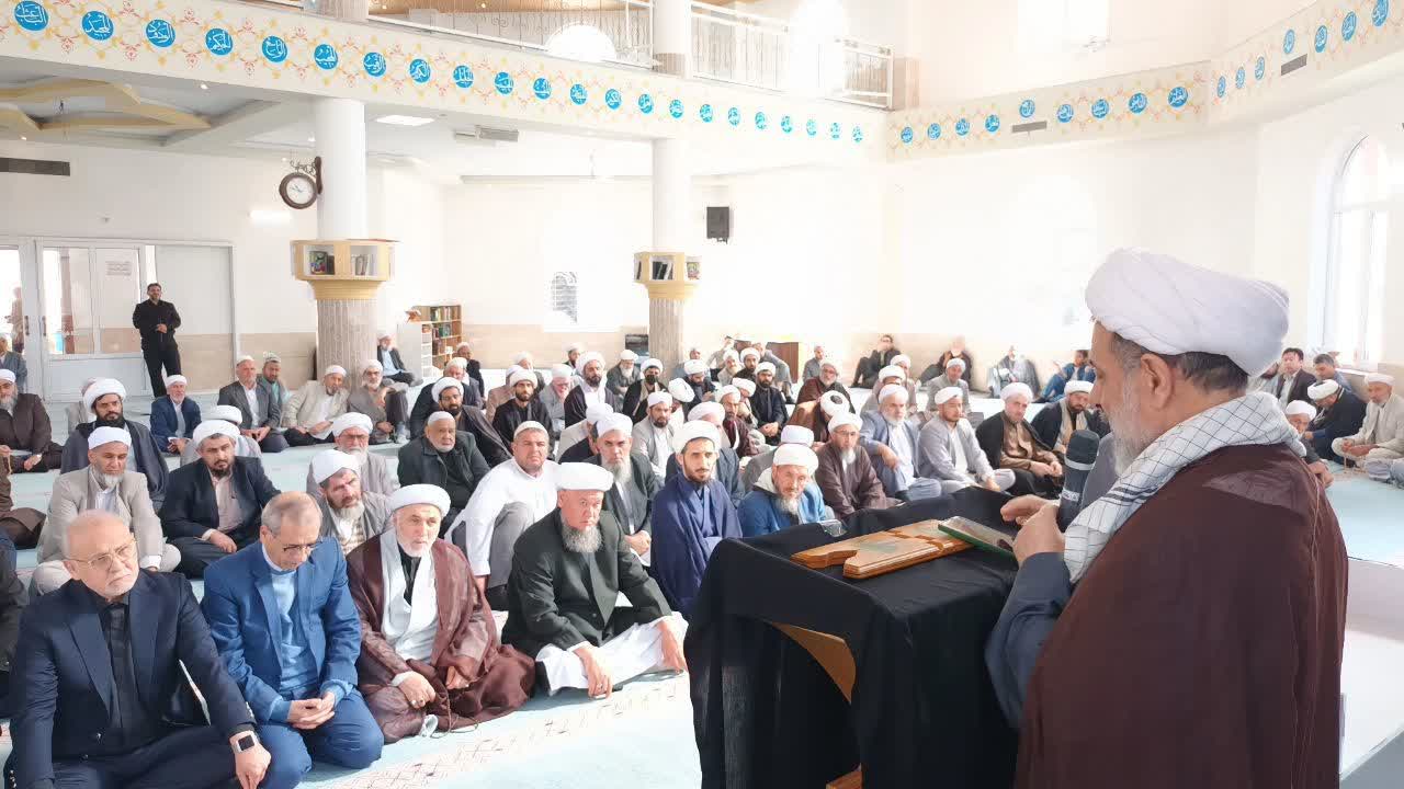  مراسم گرامیداشت شهادت قائد امت با حضور حجت الاسلام و المسلمین دیلم مدیر مرکز اسلامی گلستان