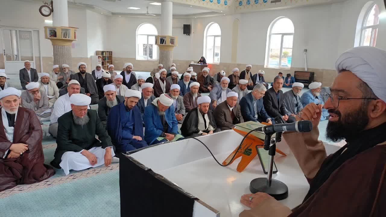  مراسم گرامیداشت شهادت قائد امت با حضور حجت الاسلام و المسلمین دیلم مدیر مرکز اسلامی گلستان