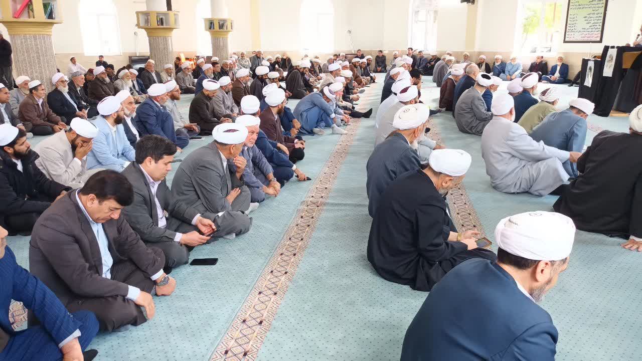  مراسم گرامیداشت شهادت قائد امت با حضور حجت الاسلام و المسلمین دیلم مدیر مرکز اسلامی گلستان