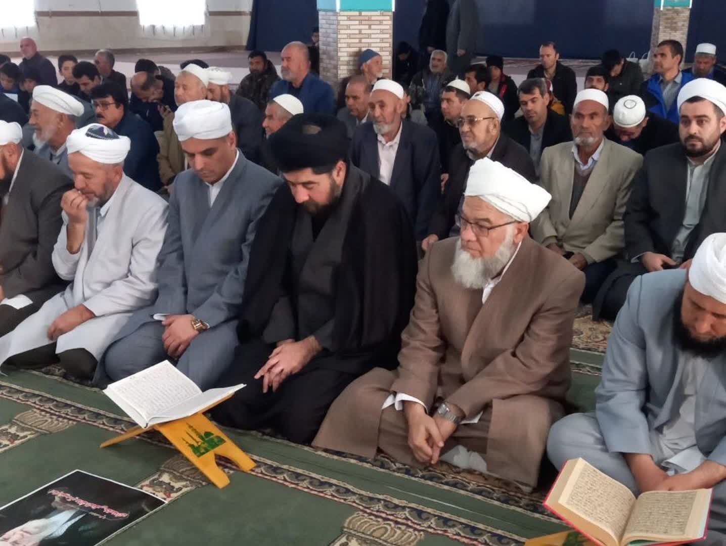  مراسم بزرگداشت شهادت قائد امت با حضور آخوند صفری، آخوند قره باش، علما، مسئولین، نیروهای نظامی و اقشار مردم، در مسجد الاقصی شهر فراغی